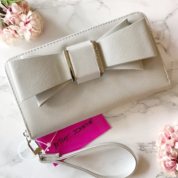 Betsey Johnson Handbags - Betsey Johnson Bow Wristlet in Grey